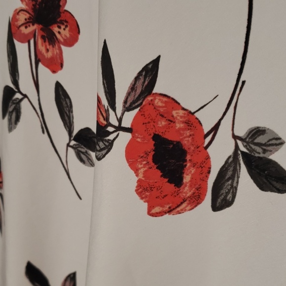 ALFANI Floral Top - Picture 3 of 6